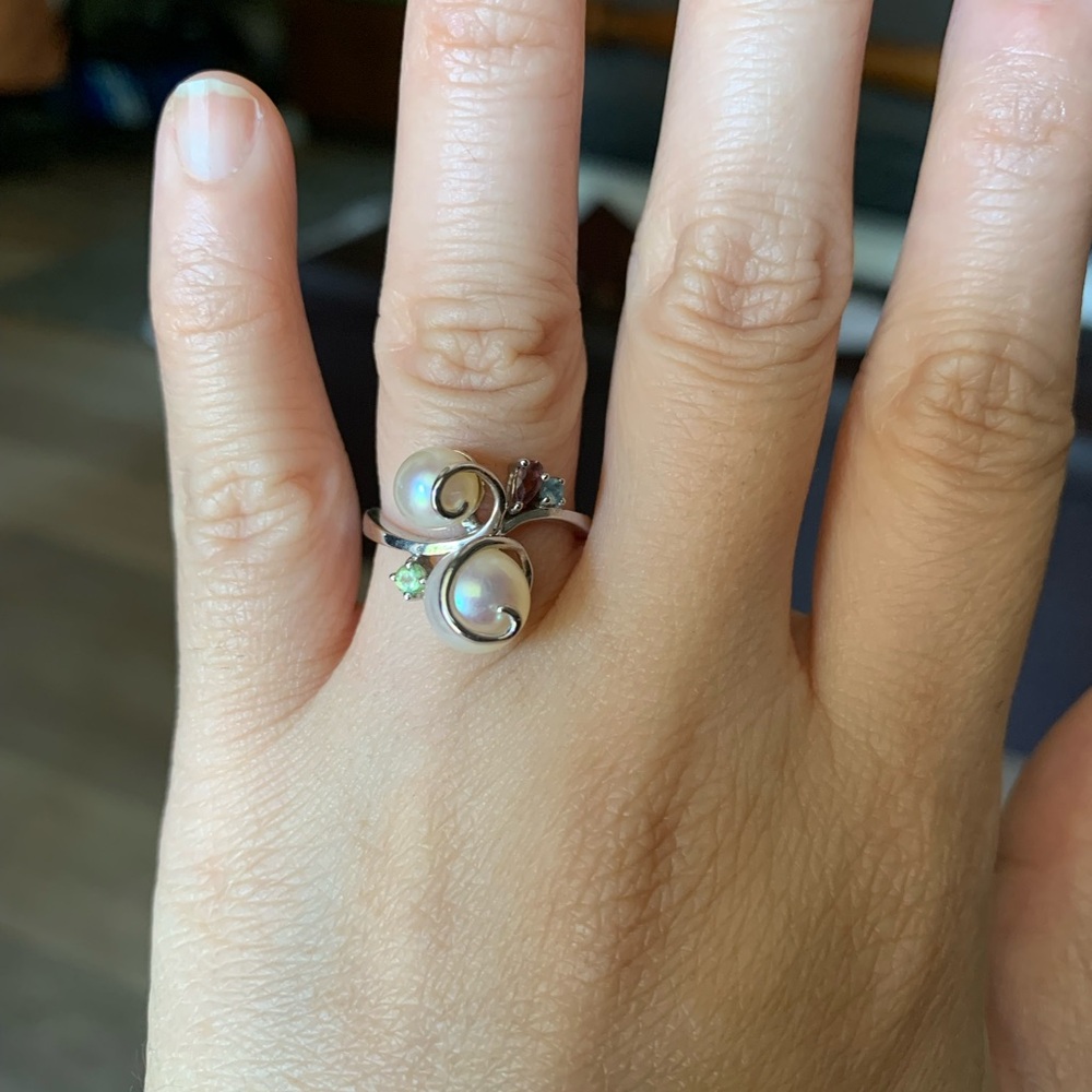 Solid 14K White Gold Semi Precious Ring (Size 6)